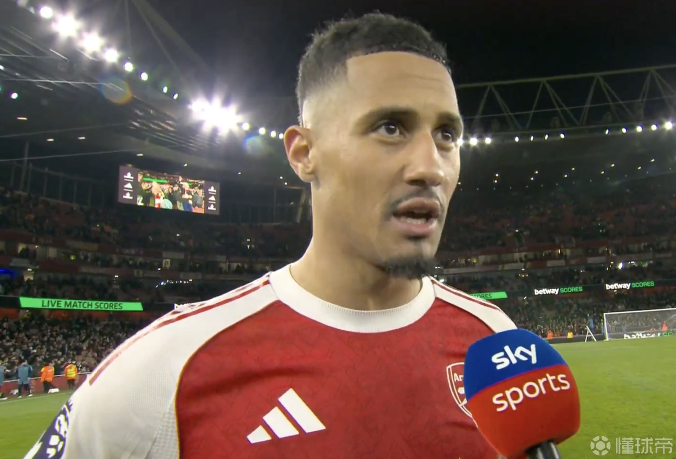 萨利巴：很高兴在球迷面前赢球；听到球迷唱我的助威歌很棒