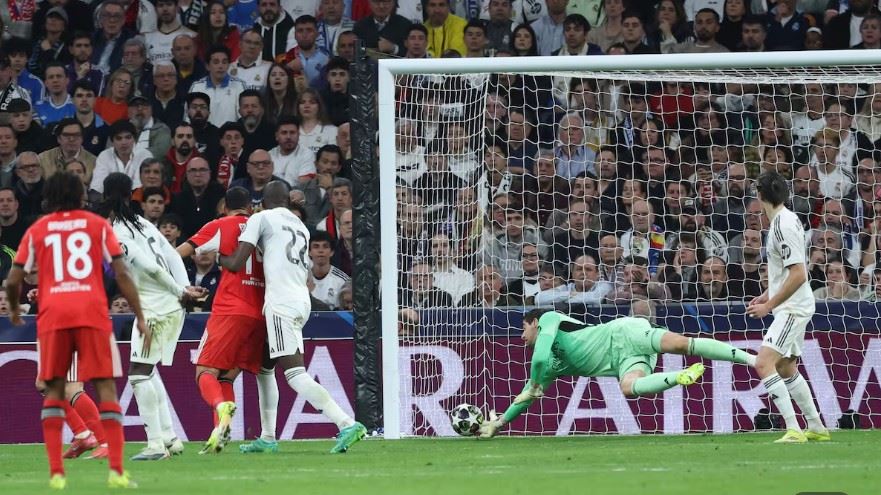 阿斯：库尔图瓦快速下地技巧师从洛利雄，后者也曾指导切赫