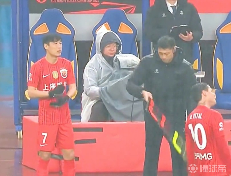 记者：莱昂纳多和武磊目前的身体状态还不足以踢满90分钟