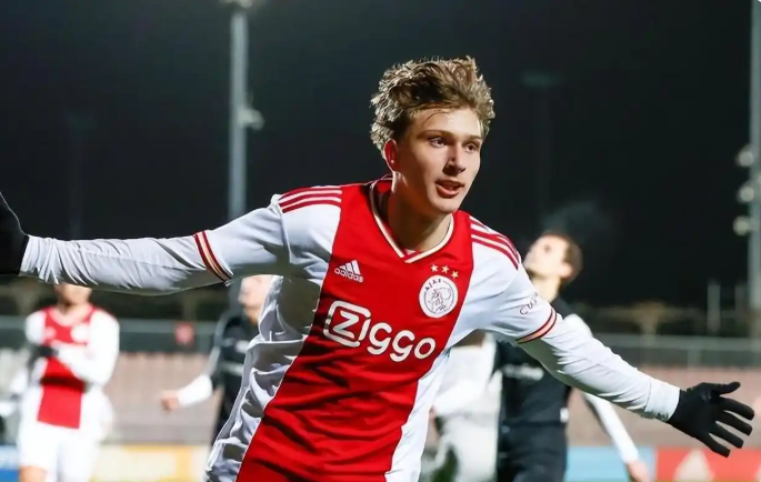 ​利物浦引援锁定戈茨，比利时妖星被誉为新“阿扎尔”