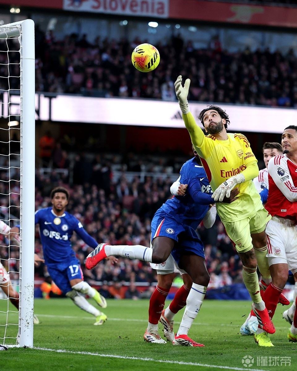 舒梅切尔当面夸赞拉亚：没有你本赛季阿森纳不会是现在的位置