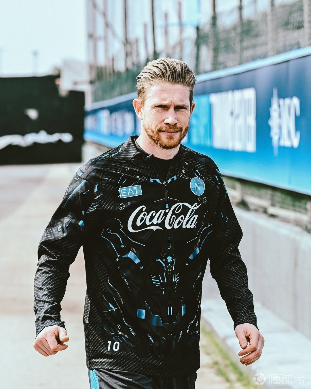 好久不见！德布劳内晒恢复合练图