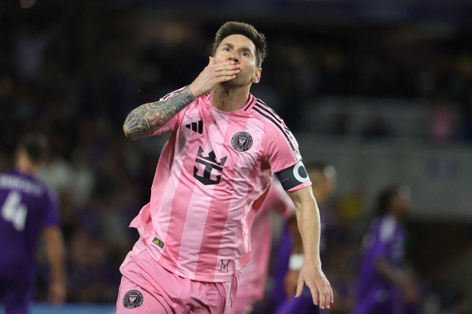 梅西主导大逆转！两射一传造红牌，轰任意球世界波，连刷N纪录