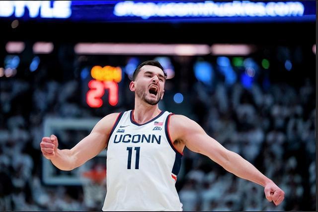 卡拉班：待满大学生涯的康大前锋 位居2026次轮但身价直冲首轮