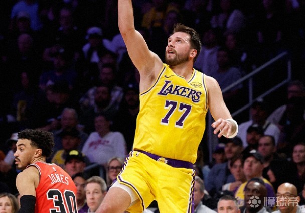  NBA历史单场40+8+8：哈登31次，东契奇30次，詹姆斯25次