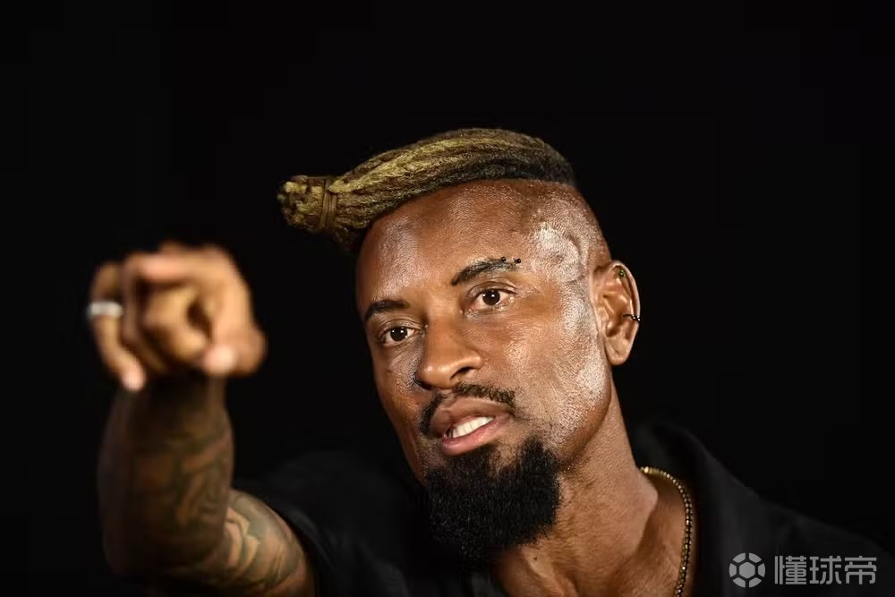  泽-罗伯托：效力皇马时游戏耽误了我，甚至会因没通关而焦虑