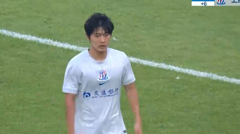  中超巨大争议！杨皓宇染红离场，媒体人集体开炮：主裁莫名其妙