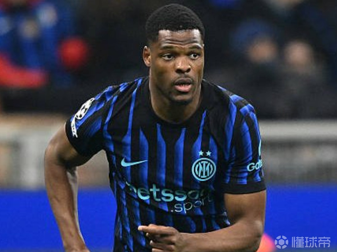  时隔124天，邓弗里斯再次代表国米在正式比赛中首发