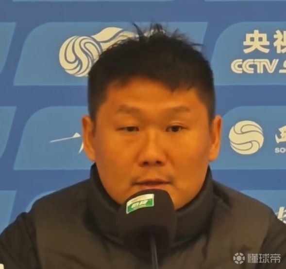  刘建业：球队需要总结多打1人的经验，4万多人助威感觉很震撼