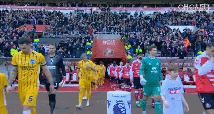  半场：桑德兰0-0布莱顿，欣谢尔伍德屡造险