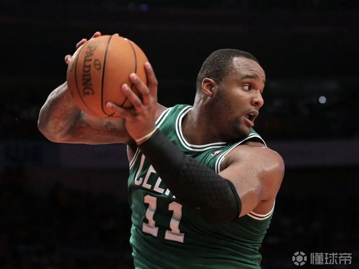  “大宝贝”格伦-戴维斯出狱，此前因医疗诈骗被判40个月监禁