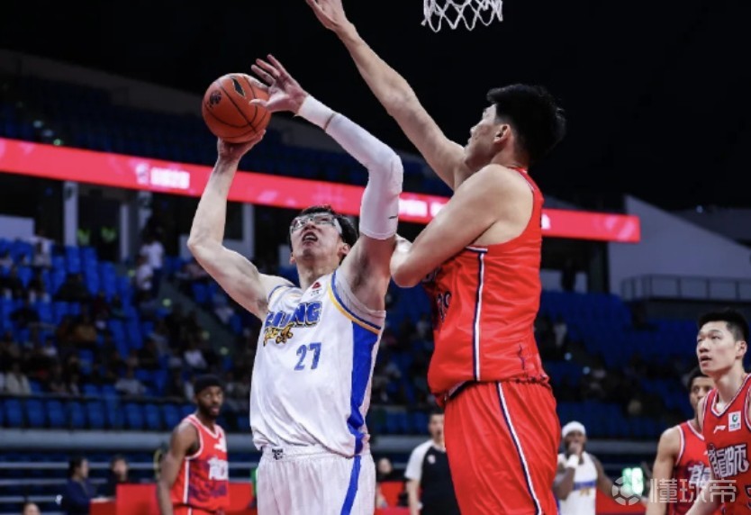  徐昕：面对周琦+麦基确实压力山大，有很多东西要向他们学习