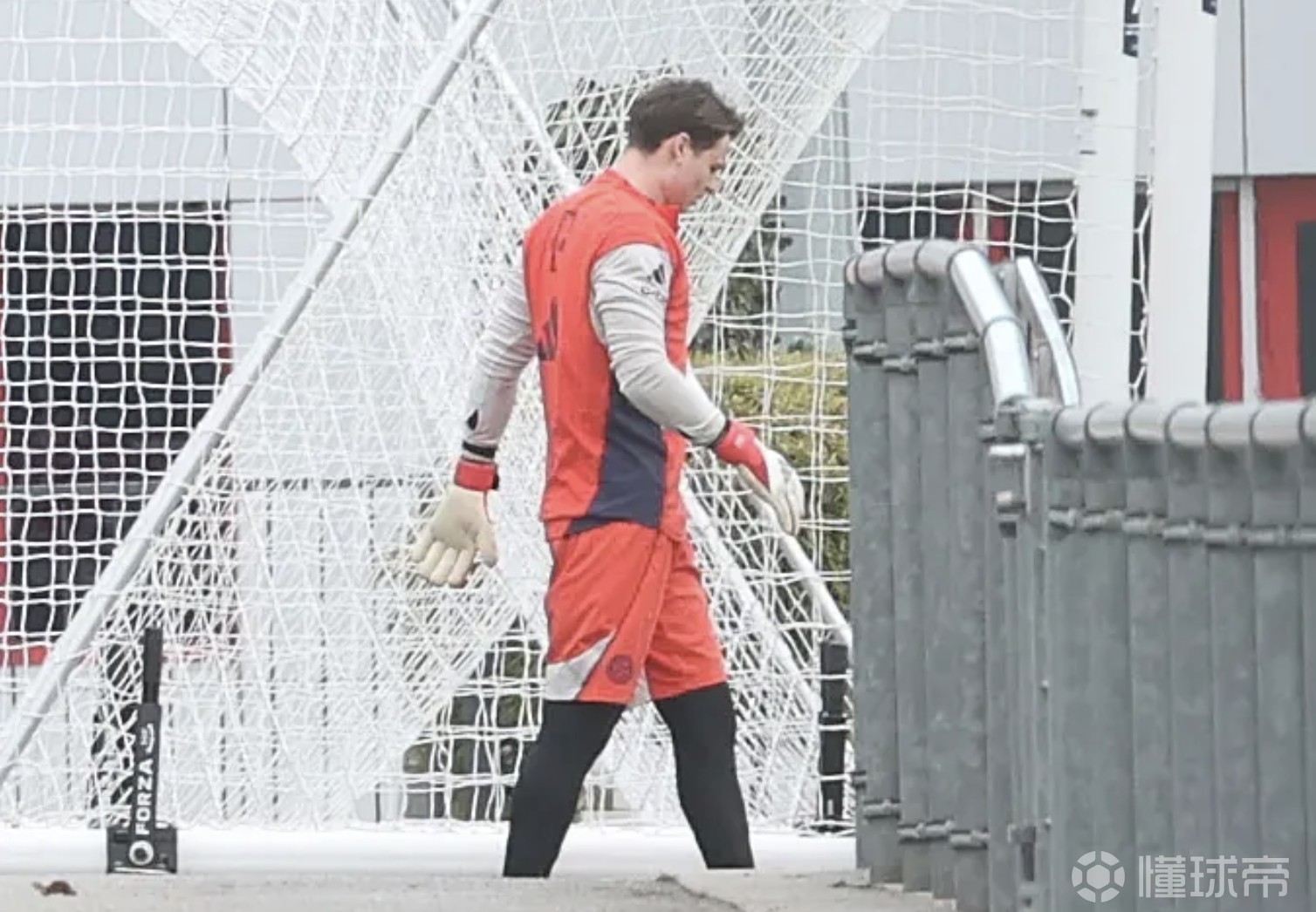 图片报：乌尔比希今天已经恢复随队训练，有望出战亚特兰大