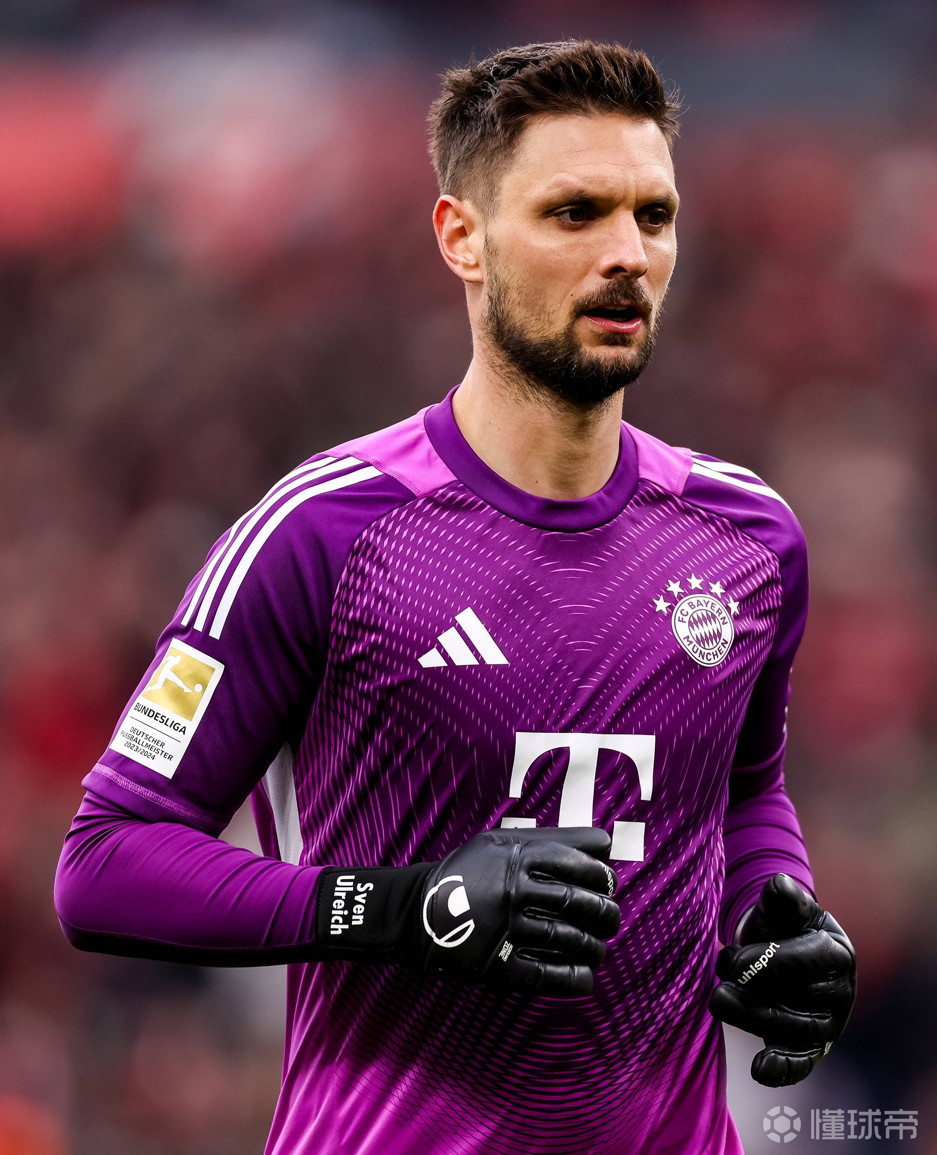 拜仁官方：乌尔赖希右内收肌肌束撕裂；三位门将全部受伤