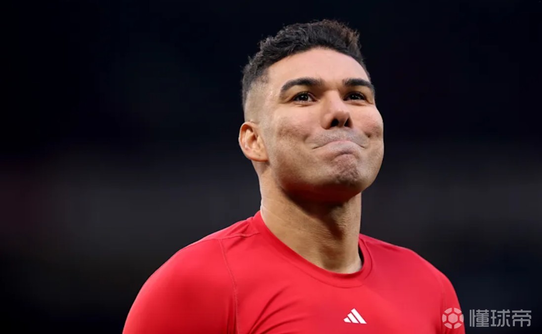 记者：如果真让卡塞米罗再留一年，那就是倒退回伍德沃德时代