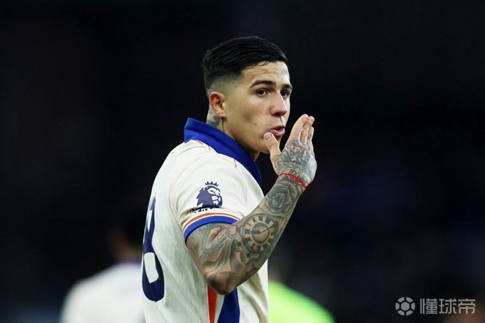 记者：恩佐目前未主动寻求转会，若皇马有意他最有可能去皇马