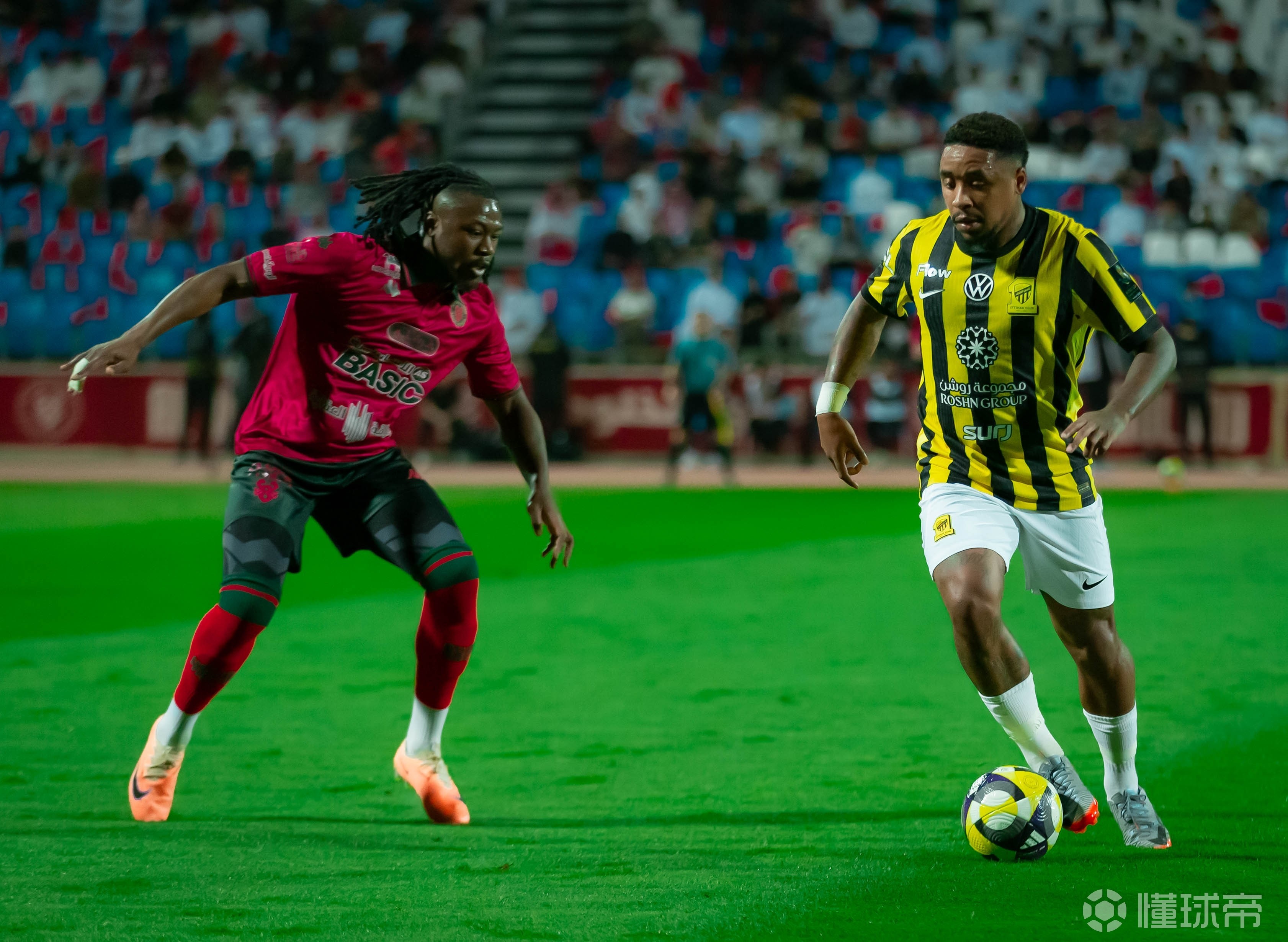 90分钟战报：拉斯永恒1-1吉达联合，迪亚比破门
