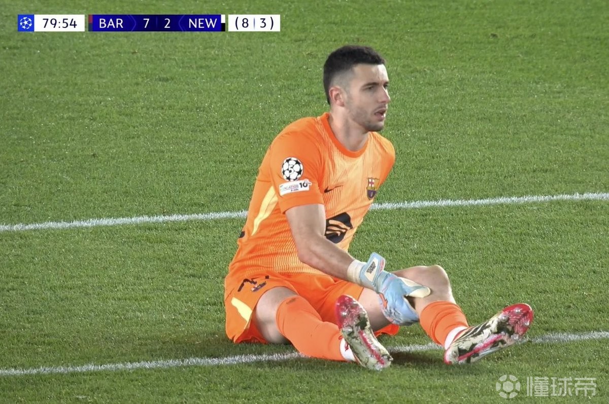 巴萨跟队：霍安-加西亚左小腿肌肉轻微受伤，将缺阵2-3周