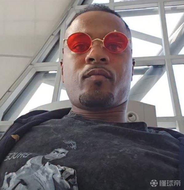 埃弗拉：非足联随意改判非洲杯像愚人节玩笑，完全丧失了公信力