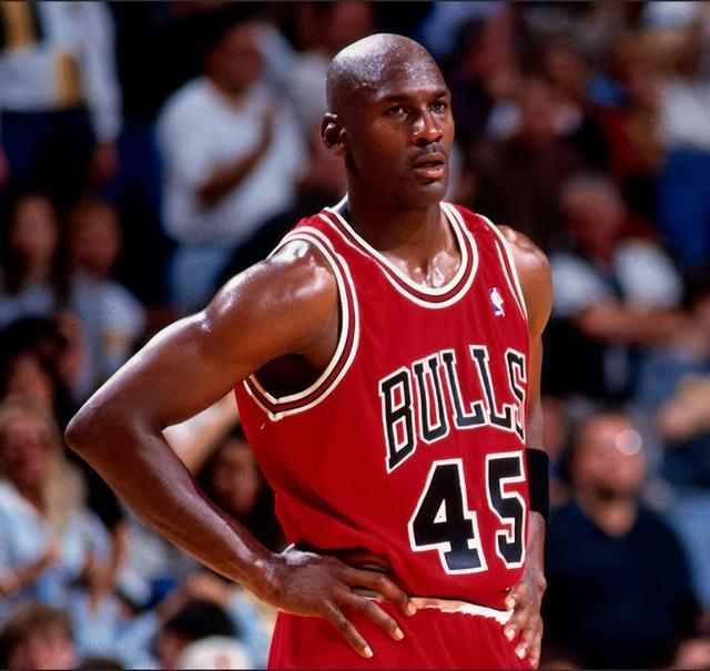 乔丹被讥讽为“45号不如23号” 又有哪些球员穿过公牛45号球衣？