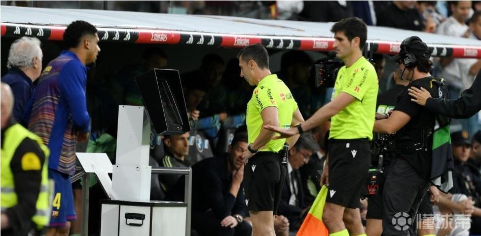 TA：欧足联邀请各联赛今夏讨论，以侵扰性较小的方法使用VAR